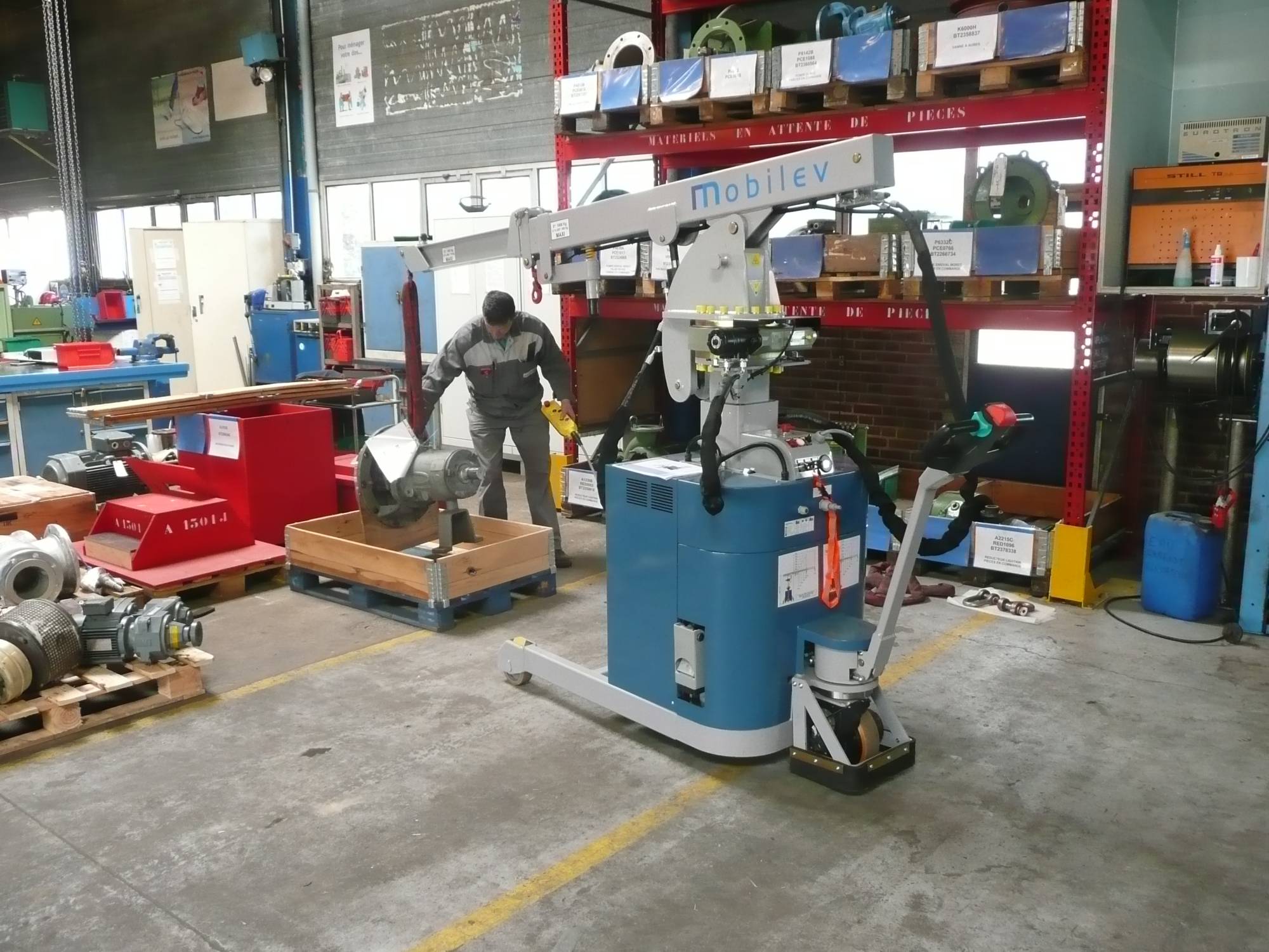 kleine Kräne für Wartungsmagazine